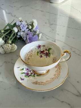 Vintage Royal Sutherland White Purple Violets England Pedestal Teacup & Saucer